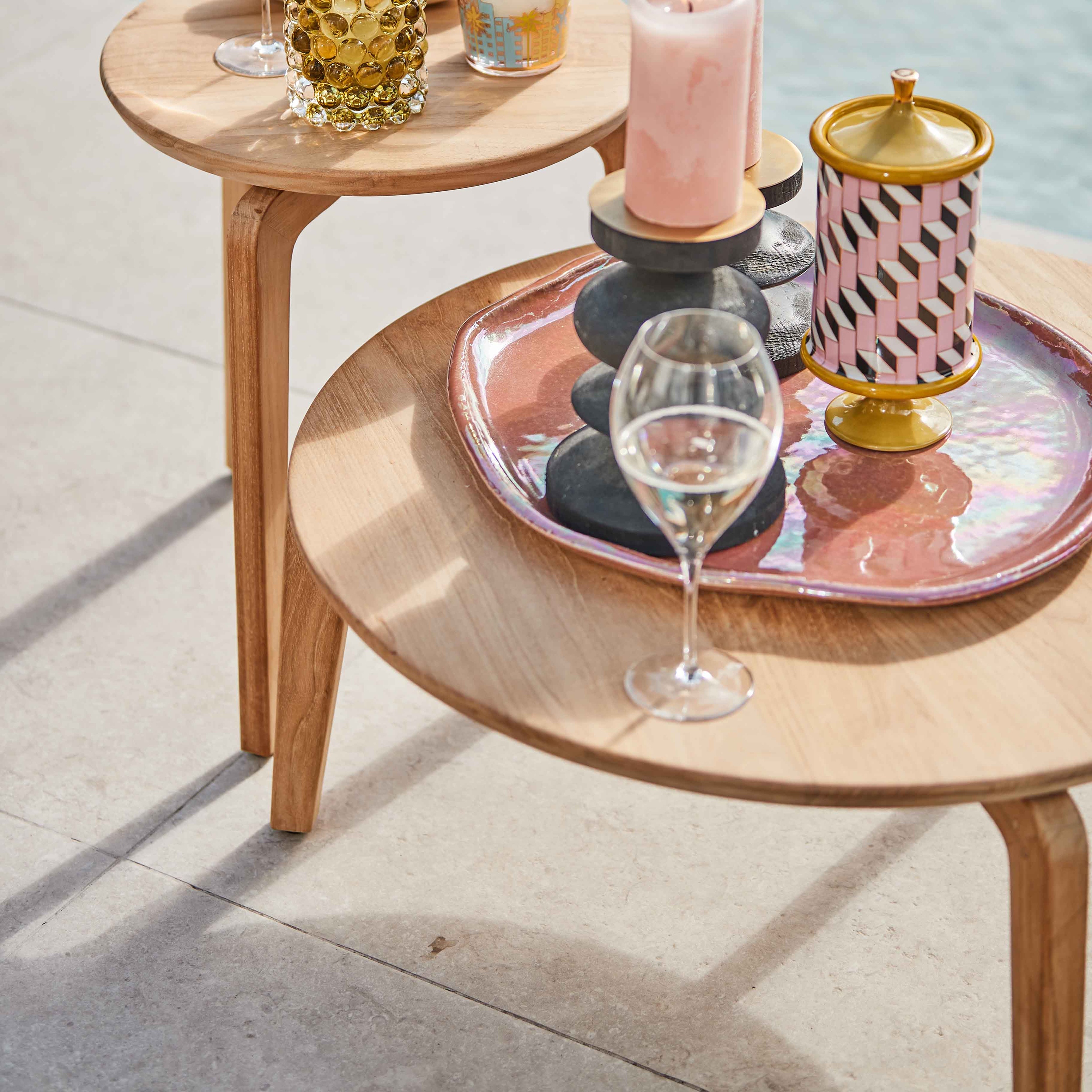 Loungeset_SUNS_Termoli_tables_mood_detail_1_2500TERMOLI