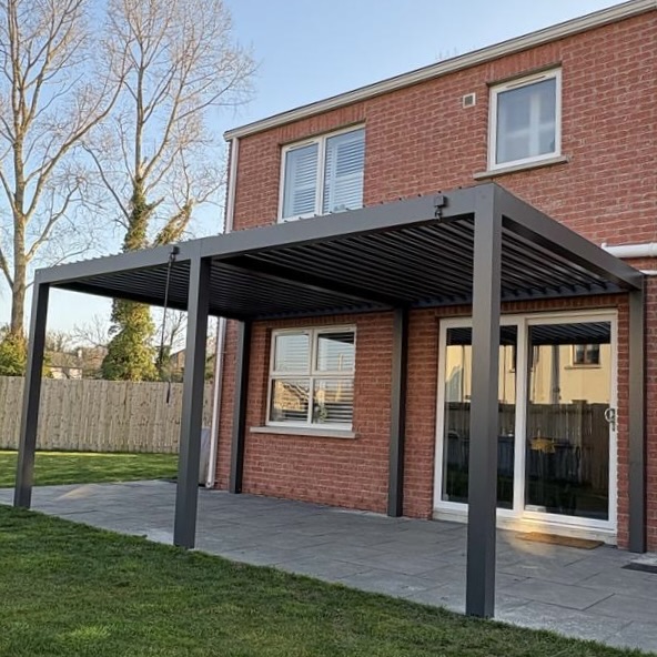 Luxe Manual Louvered Pergola